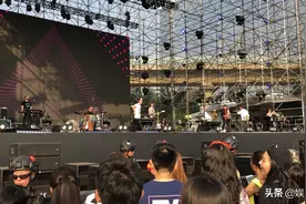 原唱惊现抖音神曲98K现场版！视频封面
