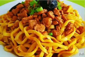 这样做的鸡肉香菇拌面，口感劲道又充饥图片