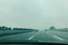 高速恢复收费后农村小哥第一次跑，看到ETC扣费价格比以前涨了。