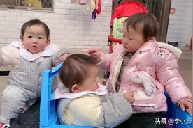 媳妇做饭爸爸带三个孩子，天冷了三个都流鼻涕，太忙啦视频封面