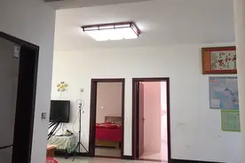 农村租房真便宜，2500元一年三室一厅，房子格局招财运视频封面