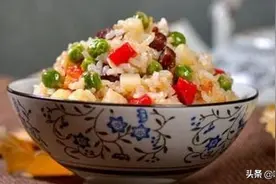 腊肉焖饭——年味儿从来不会散去图片