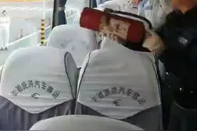 车窗玻璃这么容易破碎！学会了就会救命，教你如何自救！视频封面