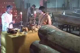 不愧是英叔，只是从烧香的长度就知道家里要出事视频封面