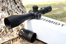 熟悉吗？国外大片电影都是用的这款瞄准镜，高端NF数字军用分化