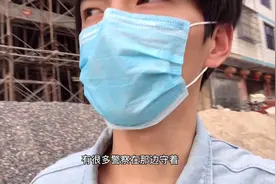 去镇上取快递，一老人没戴口罩不让加油，还想向工作人员买一个视频封面