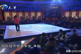 小女孩，性格阳光开朗，学习成绩优秀，学生会部长，求职招哄抢