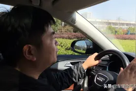 2.0T 180匹 CVT的奥迪A6L开起来怎么样？动力够不够用？视频封面