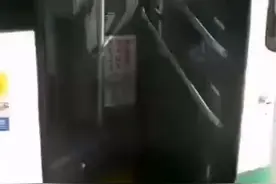 武汉公共交通人现场演示乘坐公交车车刷码刷卡下车刷码流程！老年视频封面