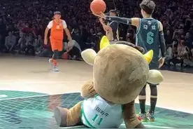 CBA第一位草根扣篮大赛冠军 云南滑翔机 矣进宏视频封面