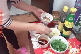 西漂豆豆，在家吃火锅，秘制料碗真好吃，手把手教程，赶快试试吧视频封面