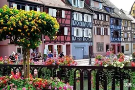 法国的科尔马小镇，也称小威尼斯，画一般的小镇图片