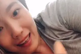 可爱的猫咪知道跟主人亲亲😘