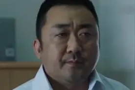马东锡：大家好，我是新来的体育老师和训导主任。视频封面