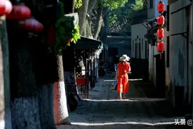 你的背影给我遐想图片
