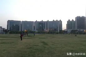 打卡成都温江，温江这么大空地为什么不利用起来有网友知道原因吗视频封面