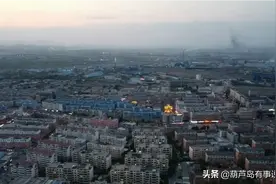 辽宁葫芦岛夜色撩人，层层的高楼呈现在远方！图片