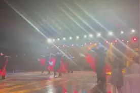 清华国标队国标舞演绎“我爱你中国”