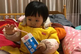 一岁的宝宝不吃奶粉，能喝纯牛奶代替吗？