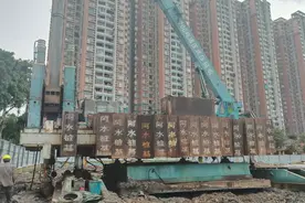 静压桩机移动过程视频封面