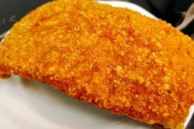 大厨解密：广西炸扣肉的正宗家常做法，炸出金黄起泡起花的效果视频封面