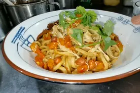 面馆老板分享最畅销的的牛肉拌面做法，方法简单，出餐快，味道赞视频封面