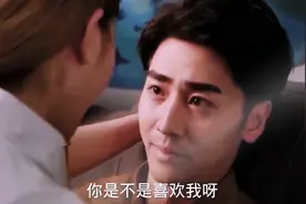 邻居美女每天都来搭讪，小伙子害怕不已视频封面