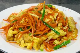 胡萝卜炒鸡蛋，先炒胡萝卜还是先炒鸡蛋，教你正确做法，鲜香入味
