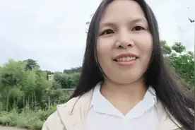 烟民朋友们看看，绿油油全是中华烟草，像一颗超大的大青菜。