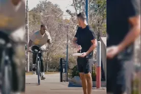 蛋糕恶搞路人视频封面