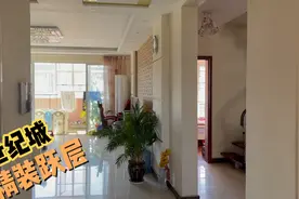 昆明世纪城跃层似别墅精装5室小区环境好在这里生活品质高来看看视频封面