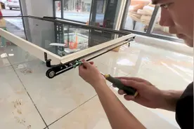 极窄三联动推拉门安装视频分享，每个细节都很详细，方法简单实用视频封面