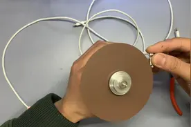 苹果数据线换插头，我尽量搞得不要太随意，不然你会觉的你也会视频封面