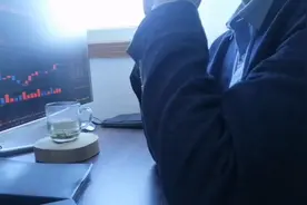 打板教育概念天下秀，涨停80只，跌停6只，热点教育，传媒。视频封面