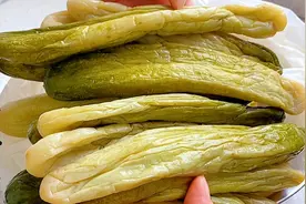 8斤土黄瓜，制作广西特色脆瓜皮，只需要简单3步，酸脆开胃！视频封面