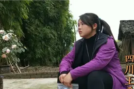 刚买的宠物狗离开，广西妹伤心泪流过脸颊，二娃安慰以后不养了