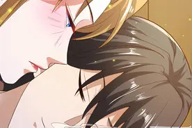 女子偷偷吻向熟睡的丈夫，却不知丈夫一直在装睡视频封面