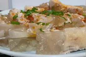 绝对上得了台面的一道菜肴，水晶鸡腿，大人小孩都爱吃的一道菜