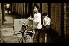 小时候的夏天是这样过的视频封面