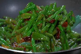 在家炒豆角不要用水煮了，做个这样的干煸豆角，香辣好吃又下饭视频封面