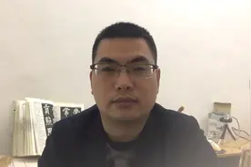 中小学收取课后服务费到底合不合理？视频封面