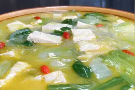 厨师长教你小白菜炖豆腐的家常做法，步骤详细，汤鲜味浓老少皆宜视频封面
