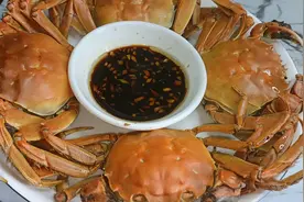 蒸螃蟹，直接放姜片就错了，海鲜老板教我一招，鲜嫩不腥营养美味