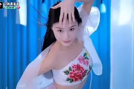 歌声悠扬，让人陶醉《彩云之南》悠扬版，身临其境，梦幻空灵。视频封面