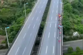 凌晨三点起床，4点出发跑步穿越湘潭的5座桥梁视频封面
