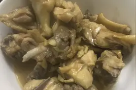 家常蒜香炒鸡肉做法，出锅香嫩多汁，下饭美味，米饭都多吃几碗！视频封面