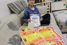 妹妹一学期得了20张奖状，妹妹什么奖励也不要，赠她什么东西好呢