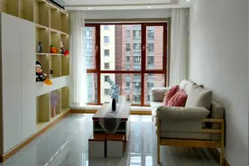 小户型的电梯楼，这套房子简直太好了，装修漂亮，还有大明厅哦！