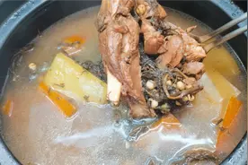 非常适合夏天喝的金瓜棉菌陈祛湿汤，做法简单又好喝。视频封面