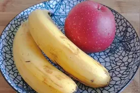 减肥首选，香蕉加苹果快速瘦身法，连吃一周，腰细了，皮肤变好了视频封面